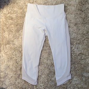 White lululemon leggings in brand new condition